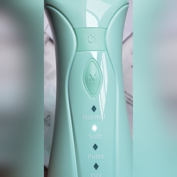 Wireless Oral Irrigator Waterpik - Picture 12 of 14